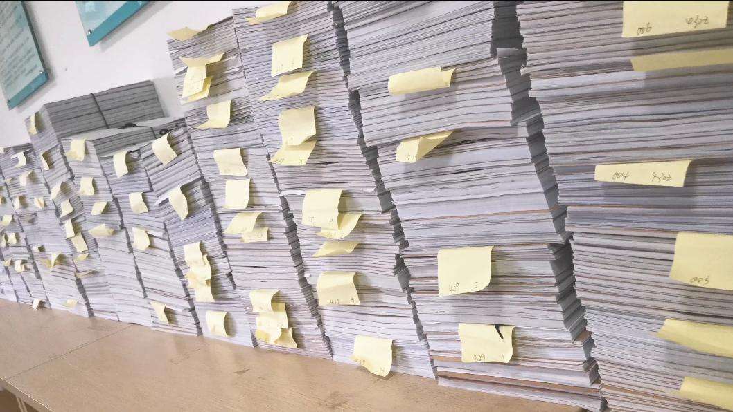 【广州纸质文件销毁】大量办公文件堆积销毁处理
