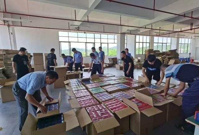 贺州警方破获特大假冒注册商标电子烟案